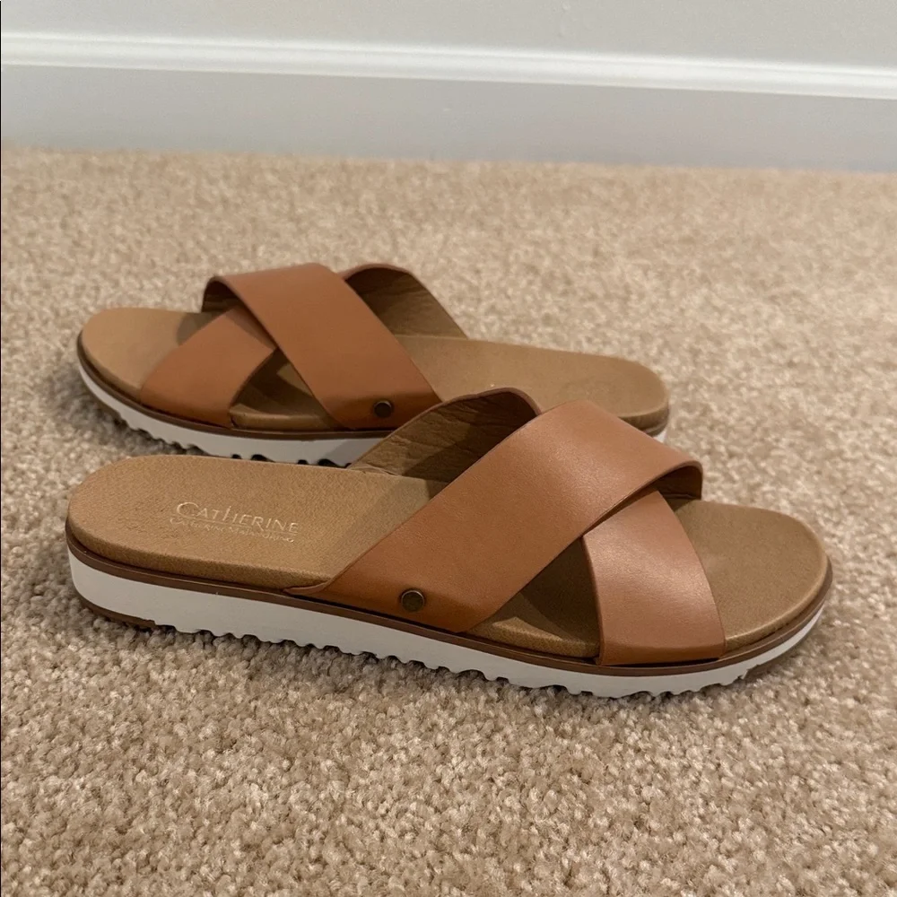 Catherine Malandrino Cognac Tan Cross-Strap Slide Sandals Size 6.5- NWOT - Picture 4 of 9
